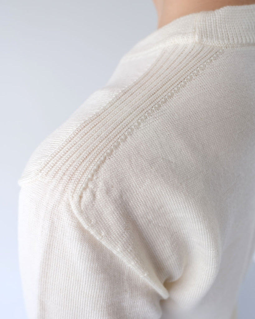 オフホワイト(肩リブ部分)