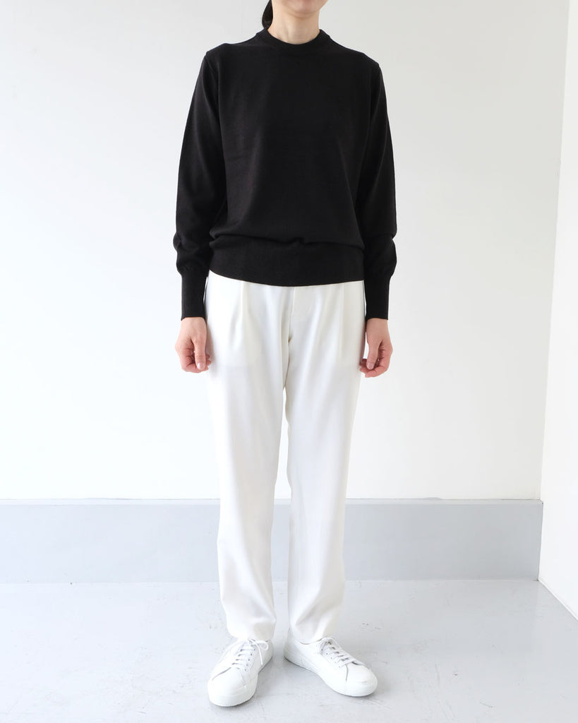 ブラック パンツ/スリムタックパンツ(オフ白)