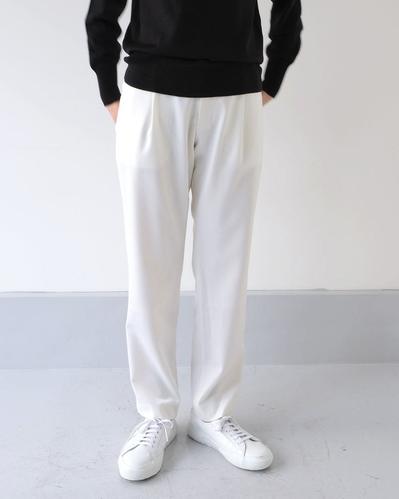 オフ白(タキシードクロス)