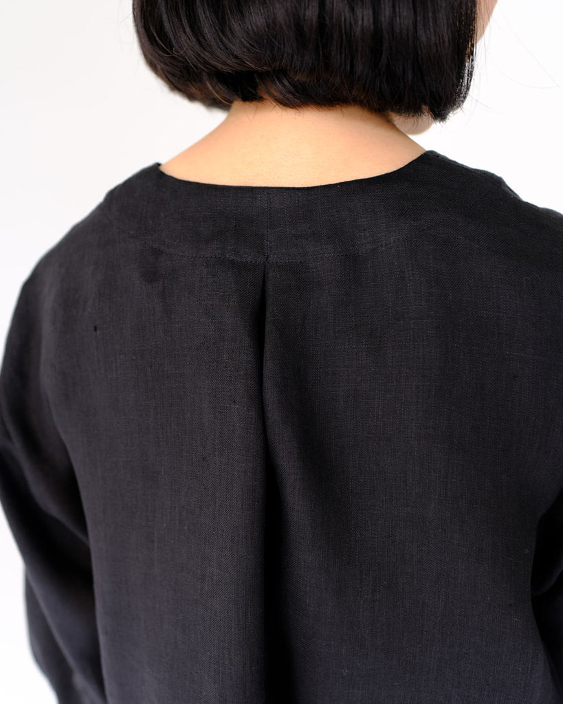 Black/(リネン)後ろ衿ぐり