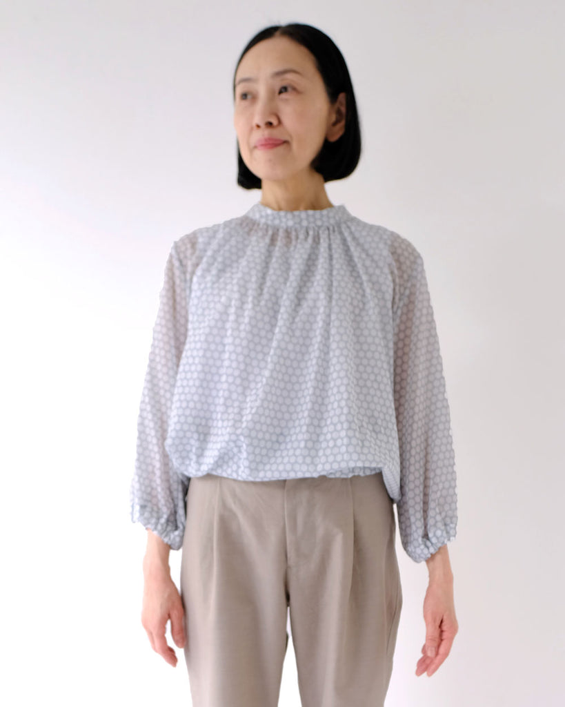 ライトグレイポルカドット(コットンシフォン)