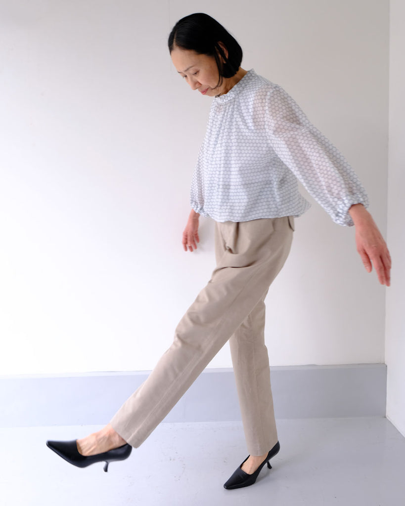 ライトグレイポルカドット(コットンシフォン)