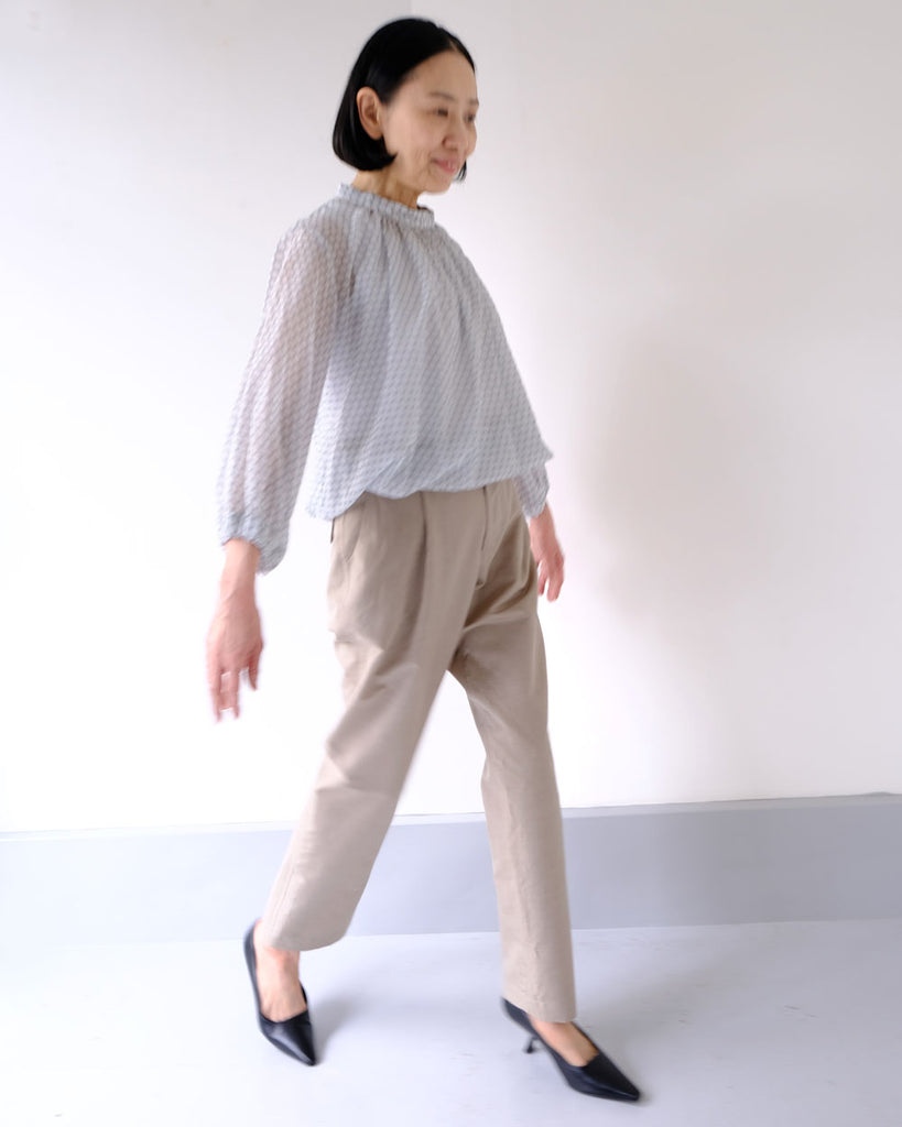 ライトグレイポルカドット(コットンシフォン)