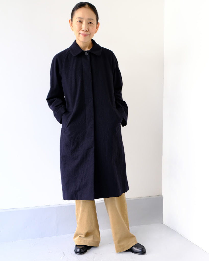 ネイビー(ウール縮絨) *ボトムス/Martheコーデュロイパンツ(ベージュ)