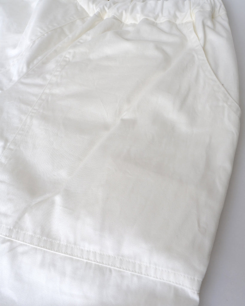 ホワイト(前ポケット)