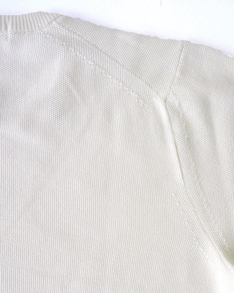 オフホワイト 後ろ肩〜袖ぐり
