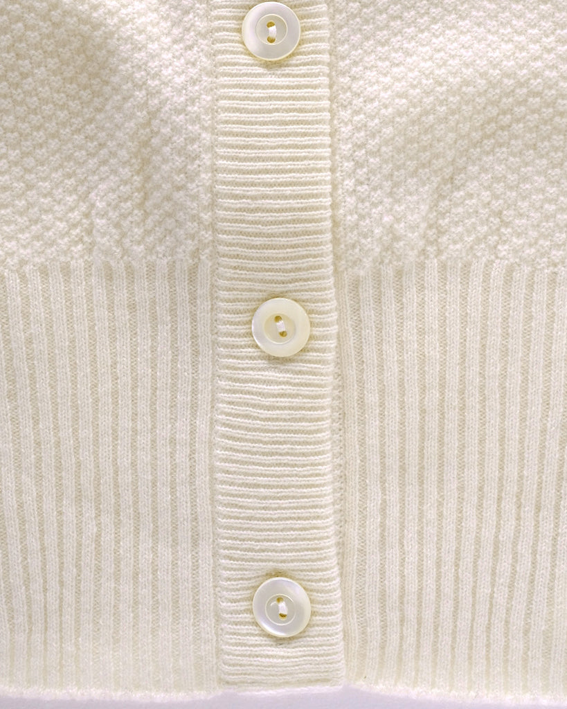 オフホワイト /裾リブ部分、貝ボタン
