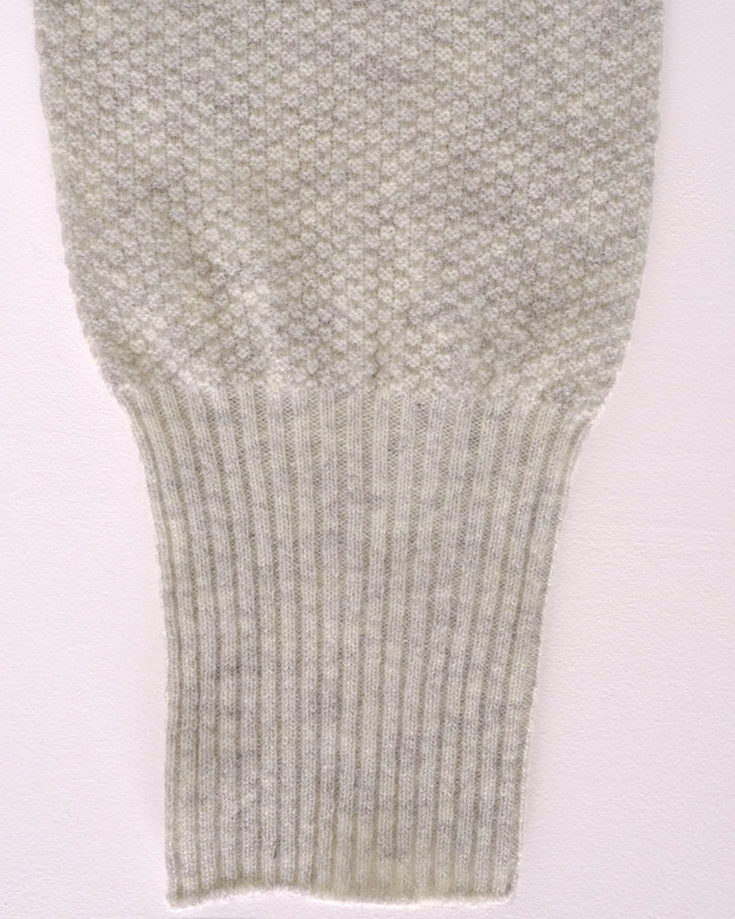ライトグレイ /袖口リブ