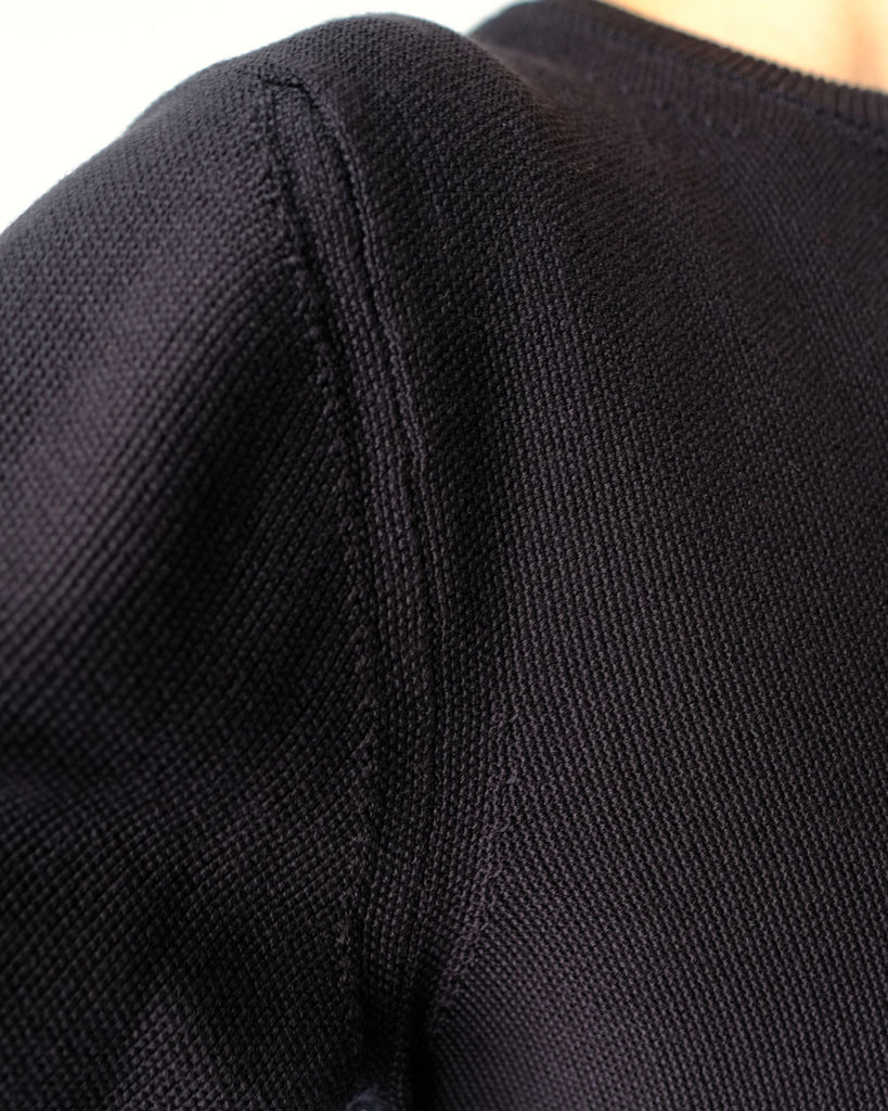 ブラック 袖ぐり