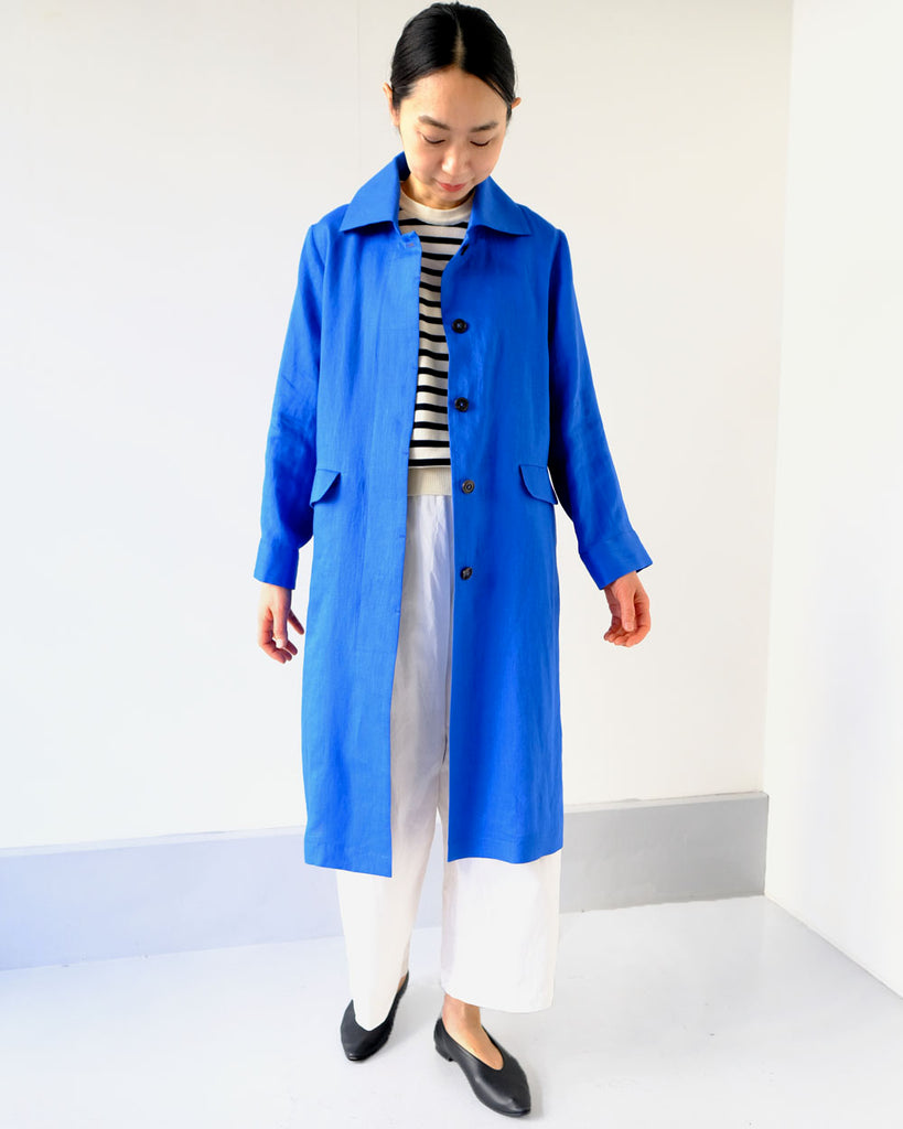 ブルー(リネンツイル)*インナー/ラグランニット(オフ×黒) ボトムス/新チューブパンツ(白)