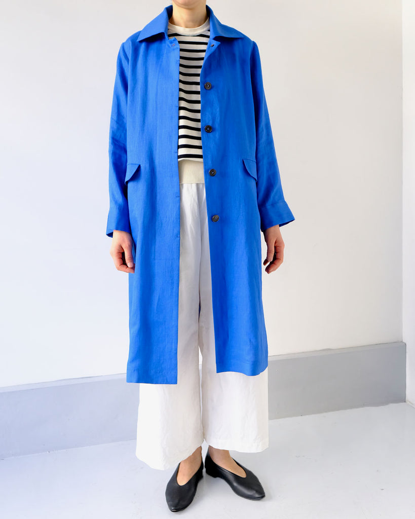 ブルー(リネンツイル)*インナー/ラグランニット(オフ×黒) ボトムス/新チューブパンツ(白)