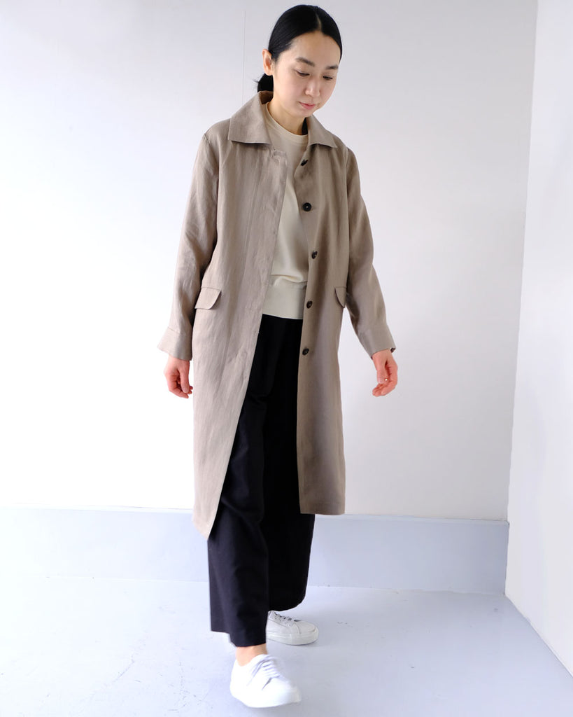 カーキ(リネンツイル)*インナー/ラグランニット(オフ) ボトムス/新チューブパンツ(ブラック)