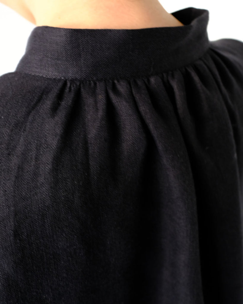 ブラック(リネンツイル)*後ろ衿ぐりギャザー