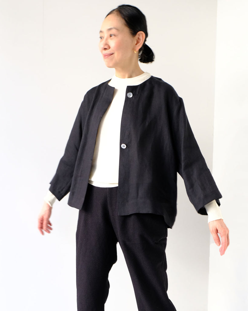 Black(リネンツイル) *ニット/ラグランニット(オフ)ボトムス/ペンシルパンツ(黒バスケットクロス)