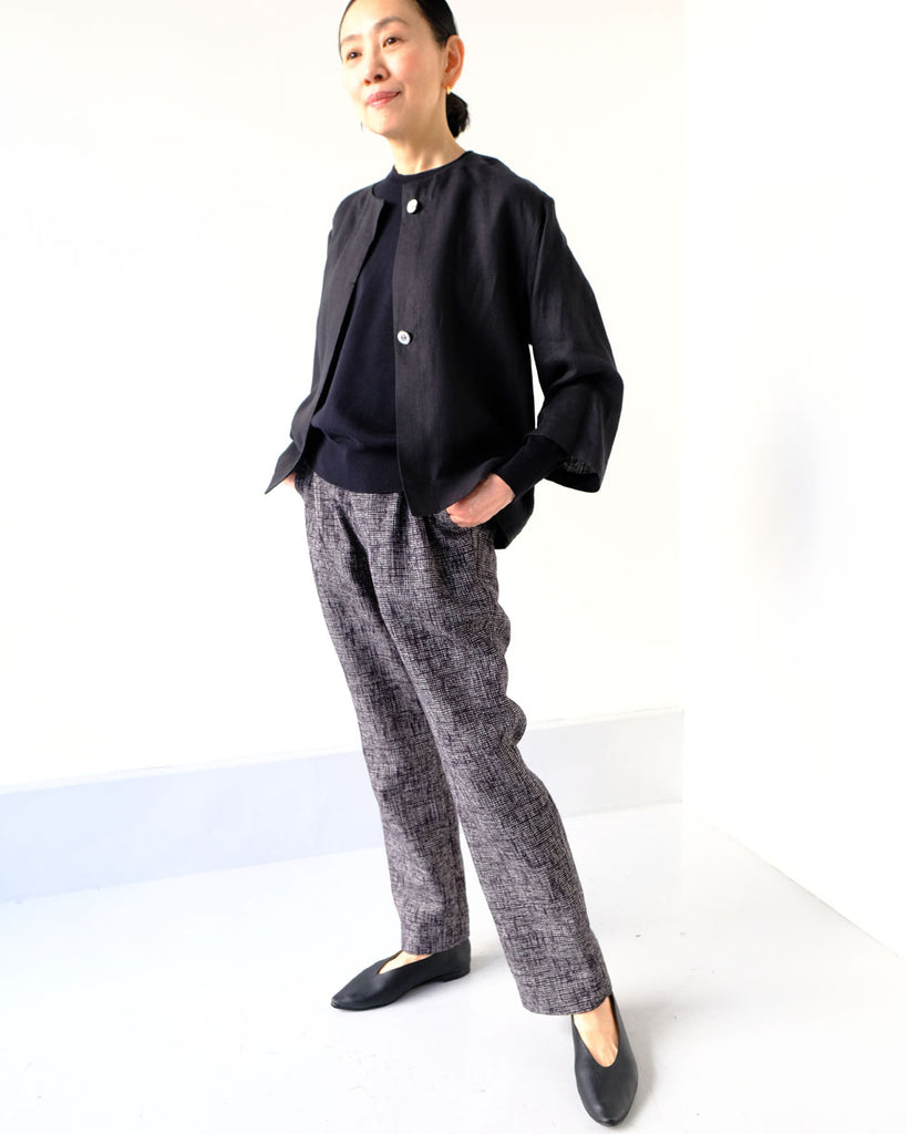 Black(リネンツイル) *ニット/ラグランニット(黒)ボトムス/ペンシルパンツ(サマーツィード)