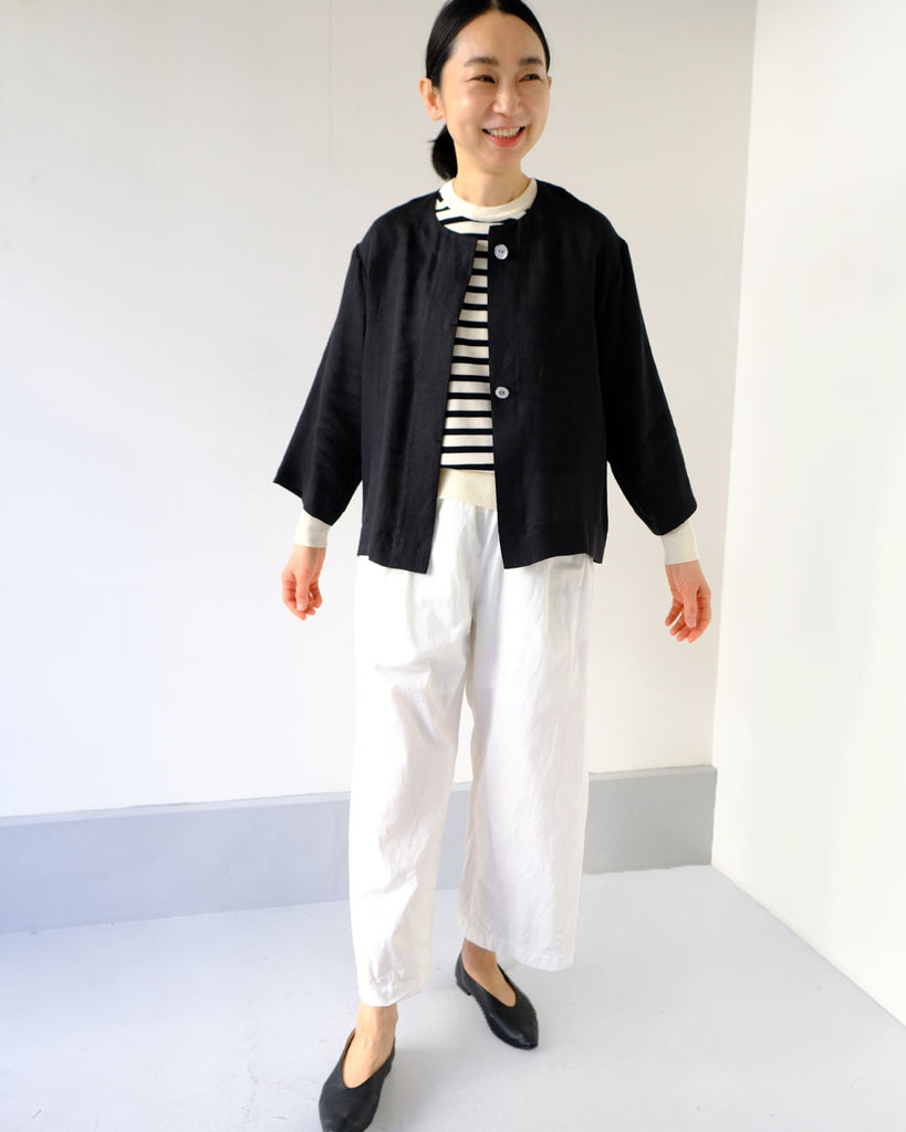 Black(リネンツイル) *ニット/ラグランニット(オフ×黒)ボトムス/Newチューブイージーパンツ(白)