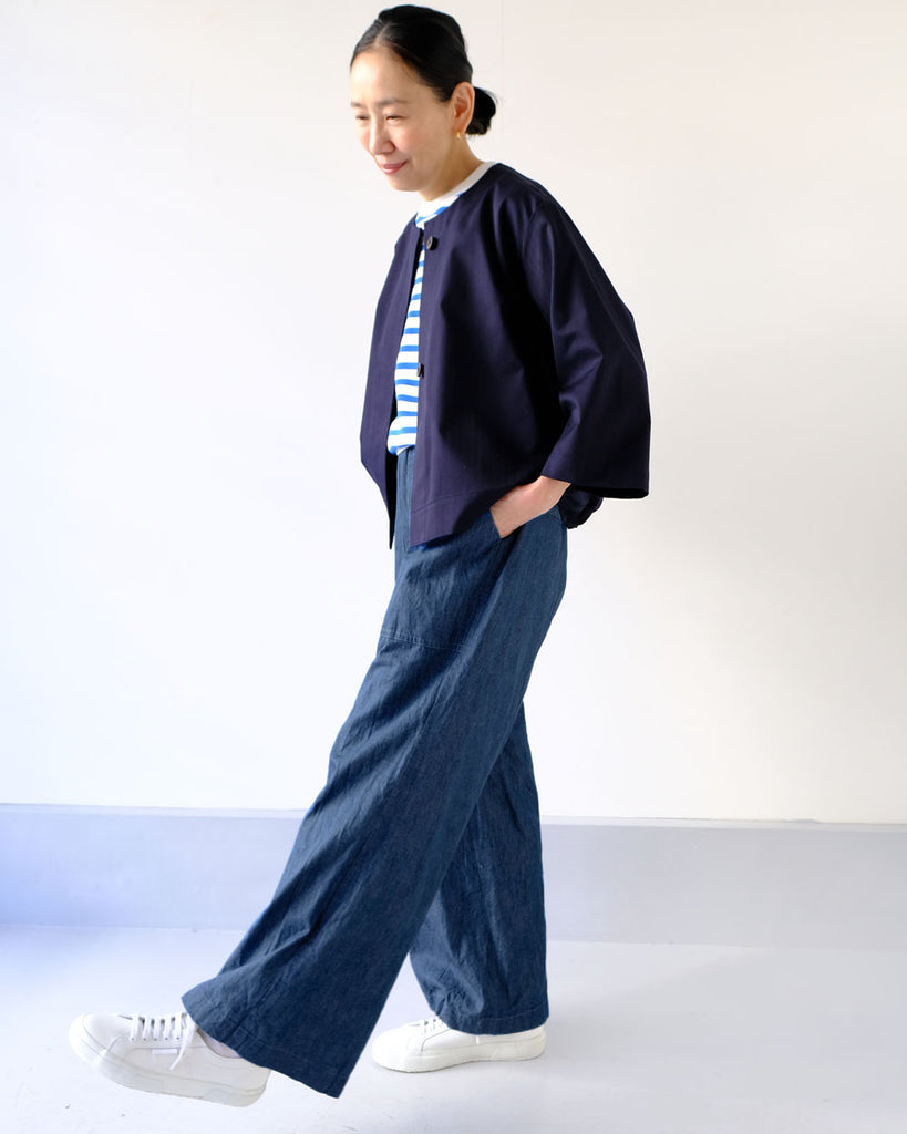 Navy(コットンウールシルクヘリンボーン) *ニット/ラグランニット(白×ブルー)ボトムス/イージーベイカーパンツ(インディゴ)