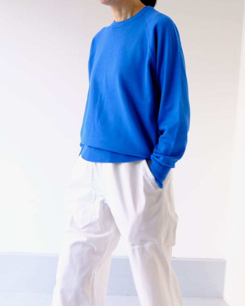 ブルー(無地)/ボトムス:イージーベイカーパンツ(白)