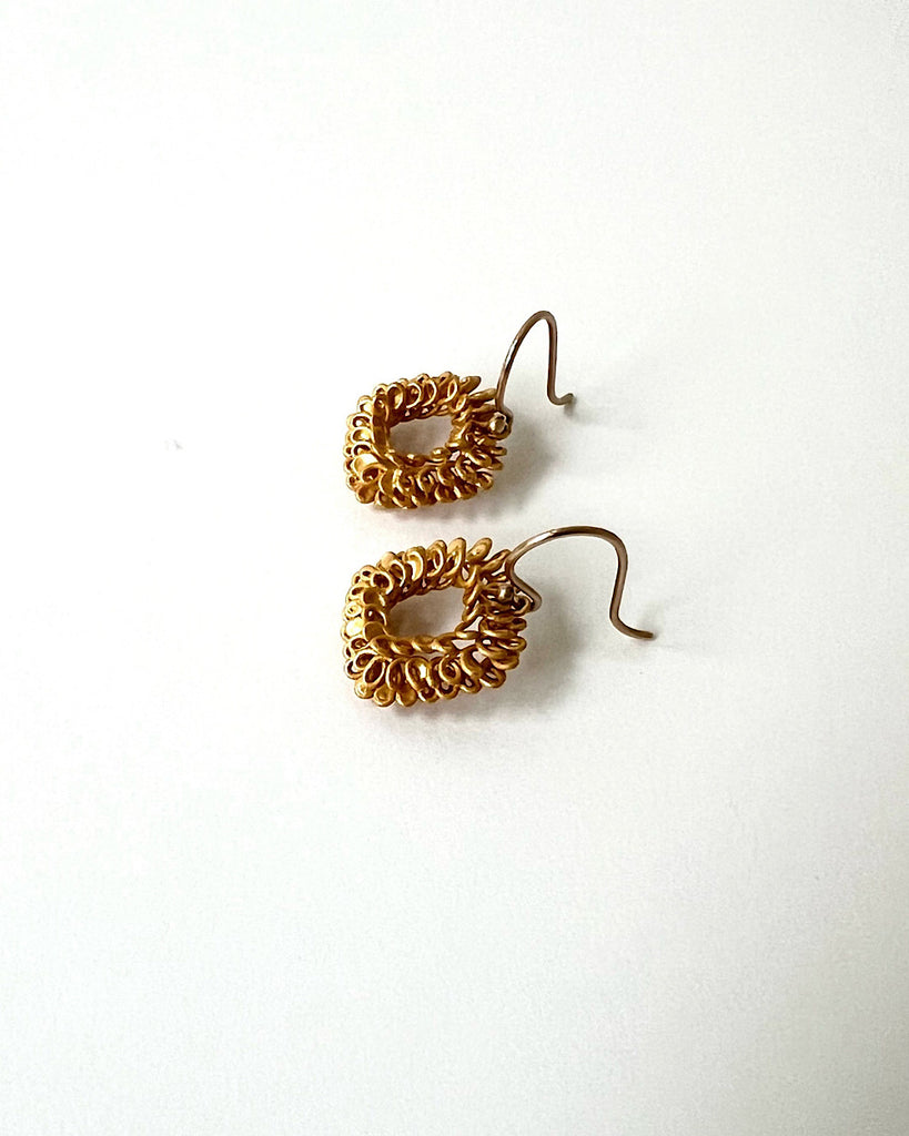 Sayumi Yokouchi coil earrings small square