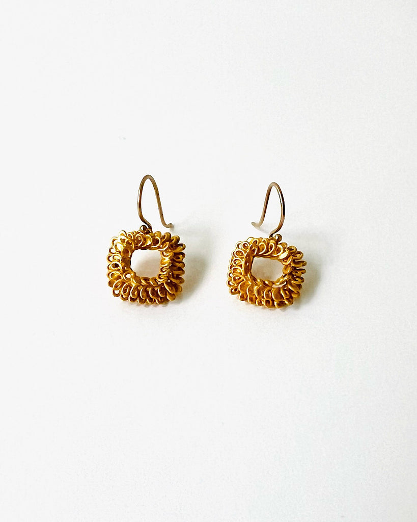 Sayumi Yokouchi coil earrings small square