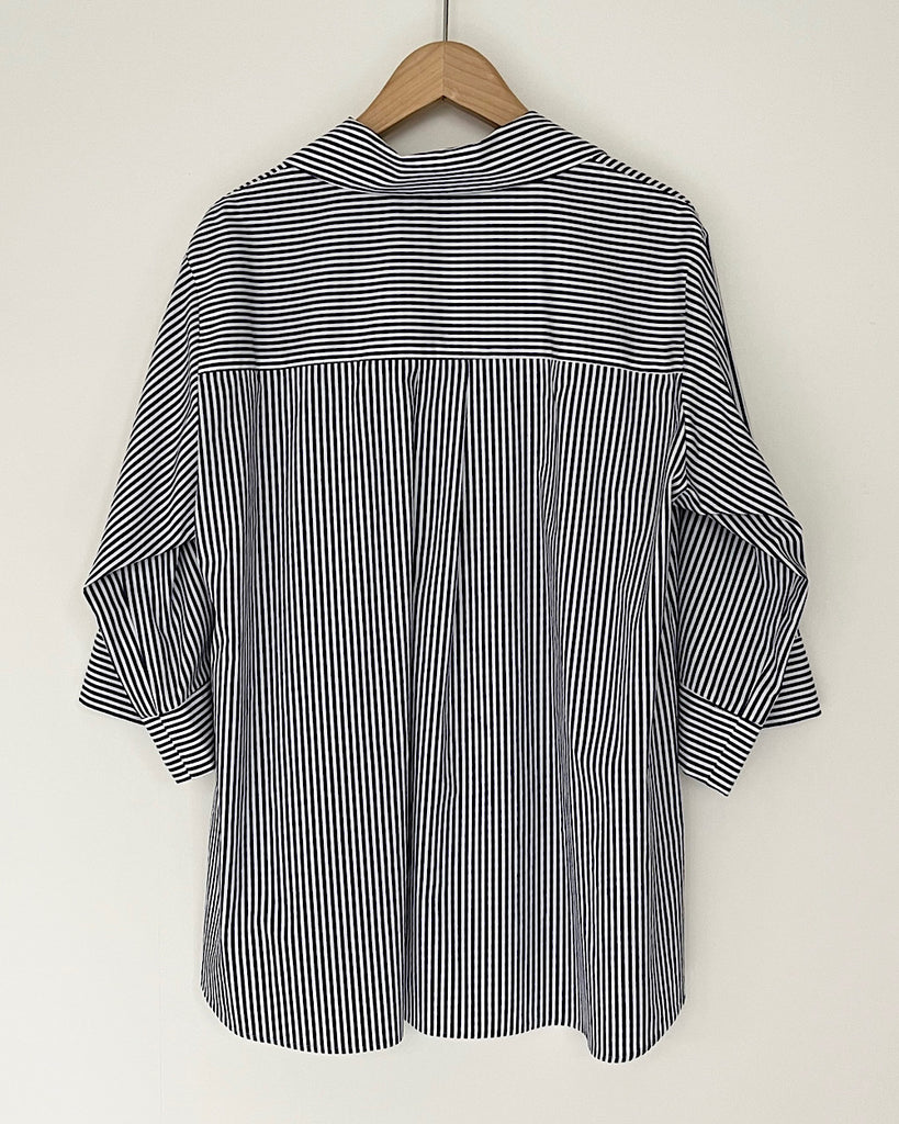 ストライプ(ネイビー×白、コットン)/ 背中部分