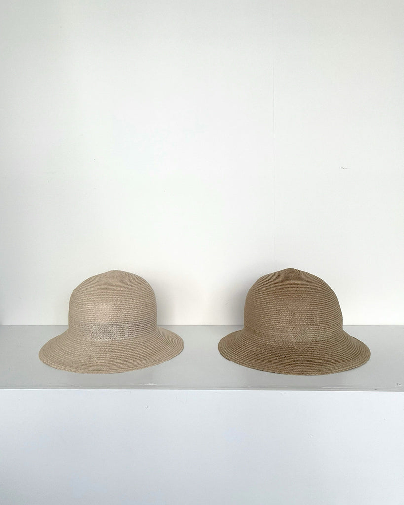 左 アイヴォリー、右 ナチュラル