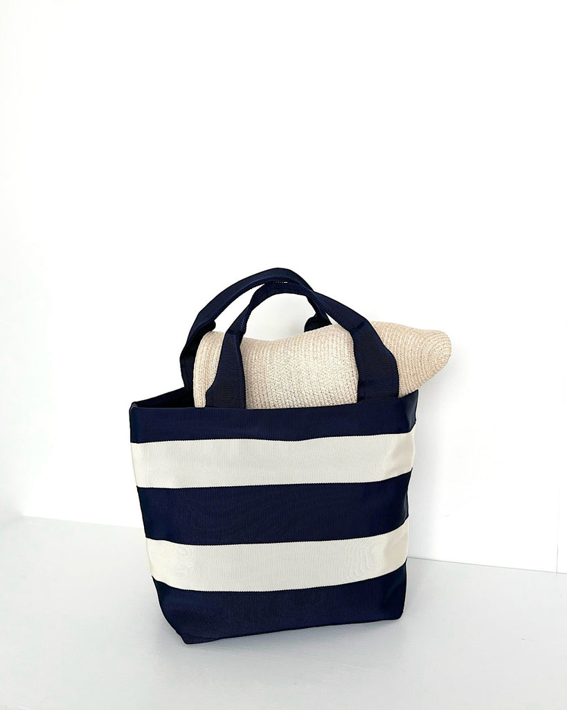 aikomono mini tote に入れたところ