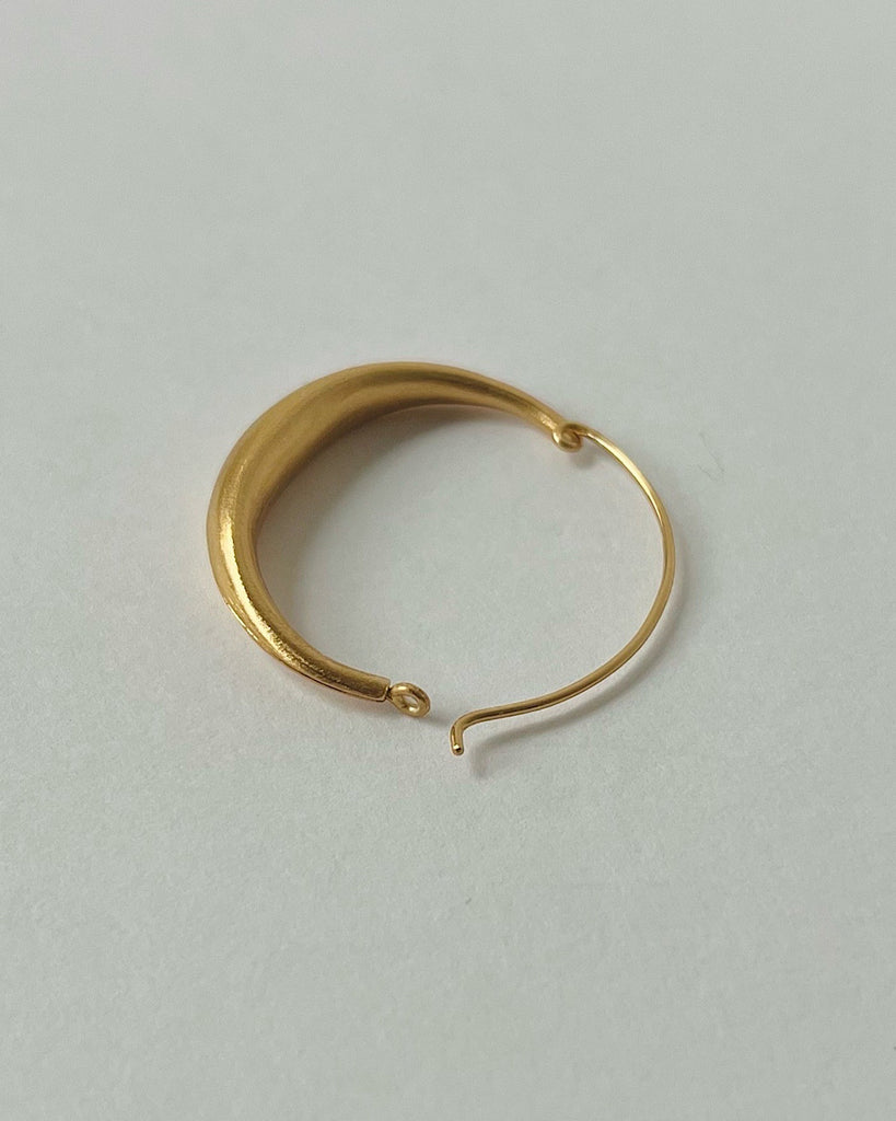 atelier ess CRESCENT フープ ゴールドカラー no.12