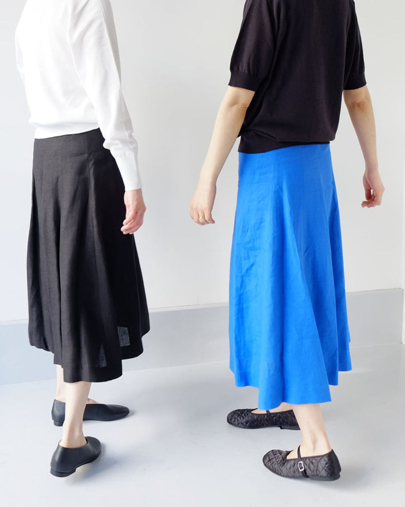 ブラック、ブルー　*後ろ