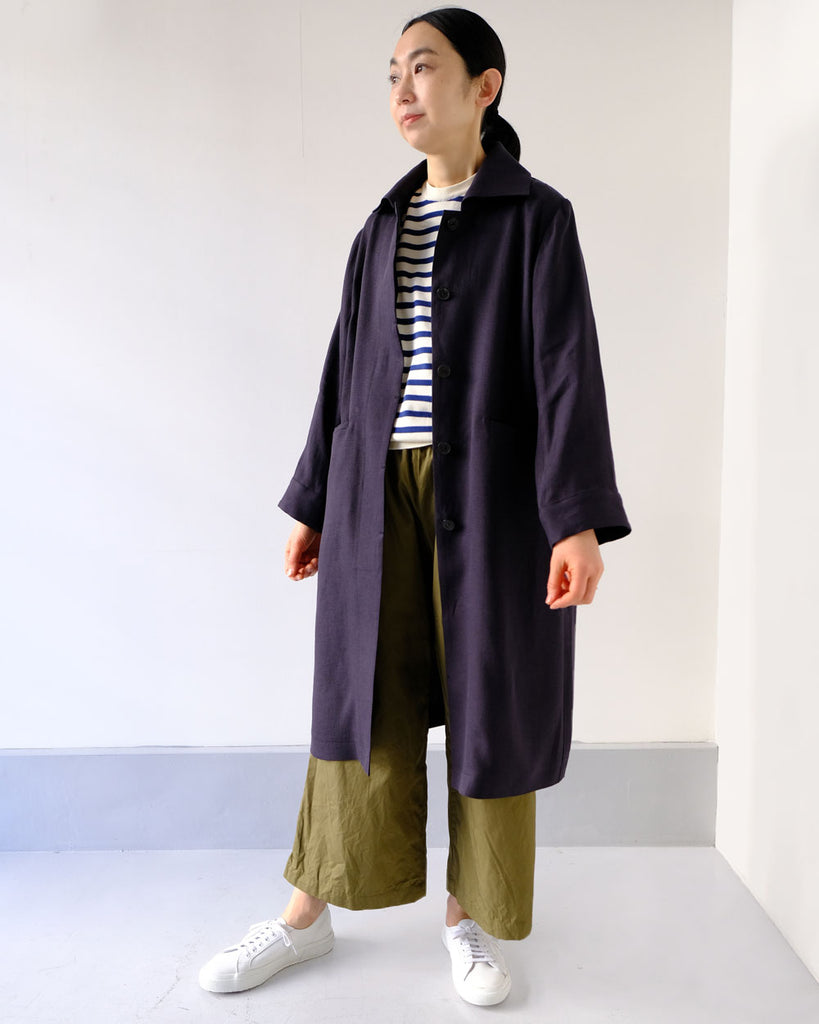 ネイビー（リネンカルゼ）*インナー／ラグランニット（オフ×ネイビー）　ボトムス／新チューブパンツ（カーキ）