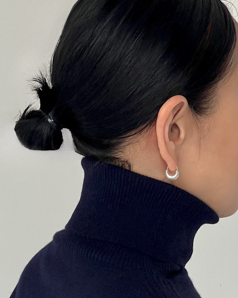 atelier ess SMALL CRESCENT ピアスシルバーカラー