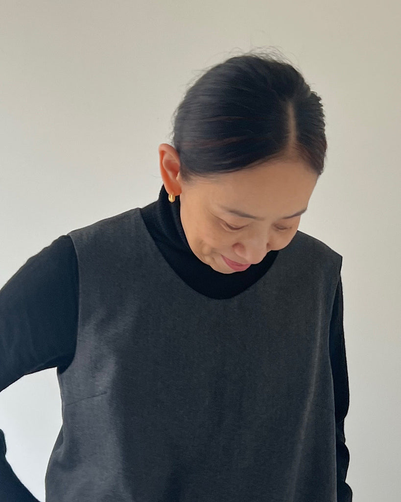 atelier ess SMALL CRESCENT ピアスゴールドカラー