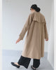 ベージュ　 *ボトムス／ウールチューブパンツ（黒）、インナー／コットンラグランニット（白×黒ボーダー）